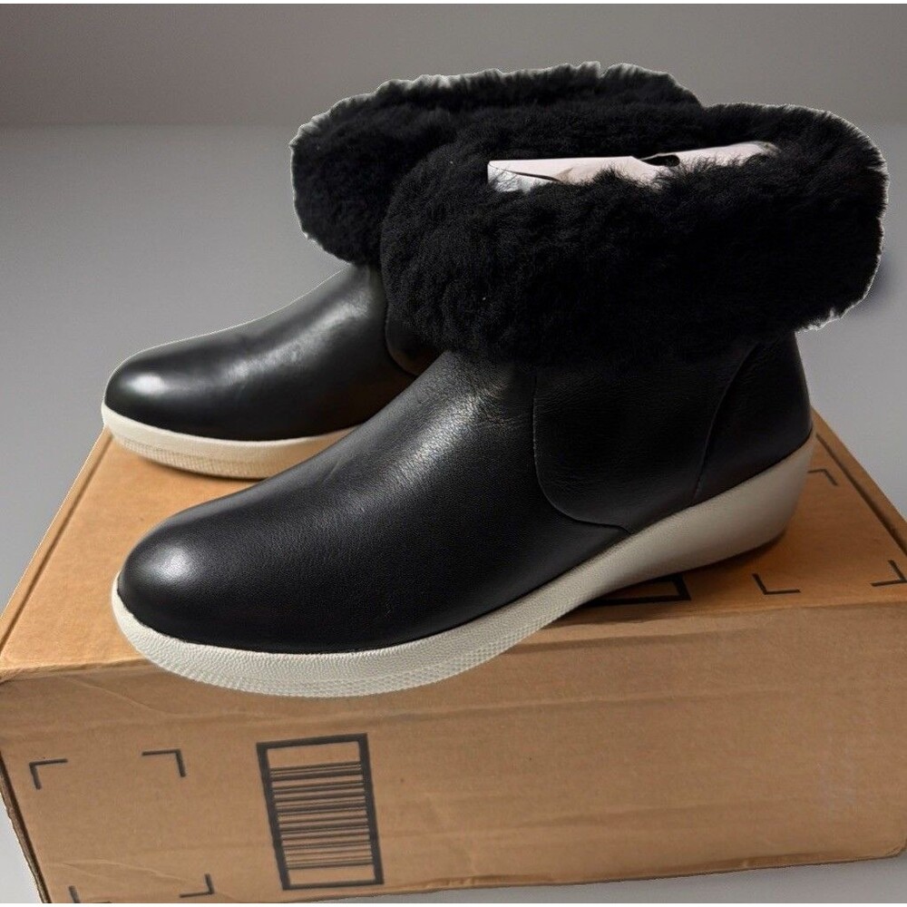 NIB Womens Fitflop Skatebootie Black Shearling Lined Ankle Boots Sz 7